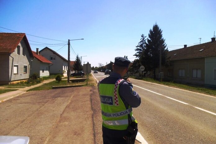 policija